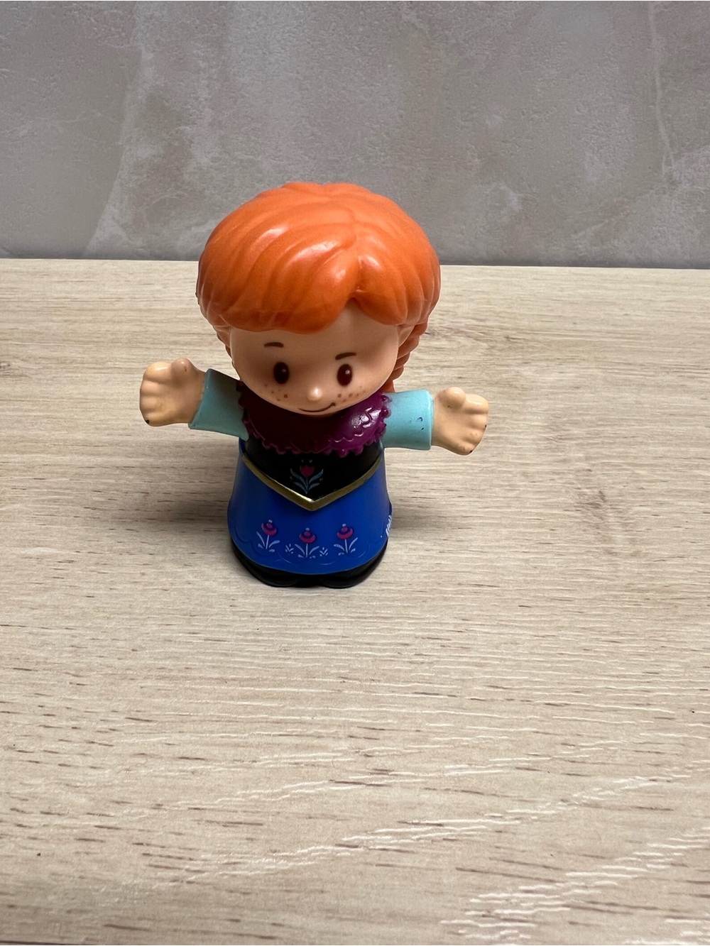 ❄️ Disney Frozen Anna – Fisher-Price Little People Figure